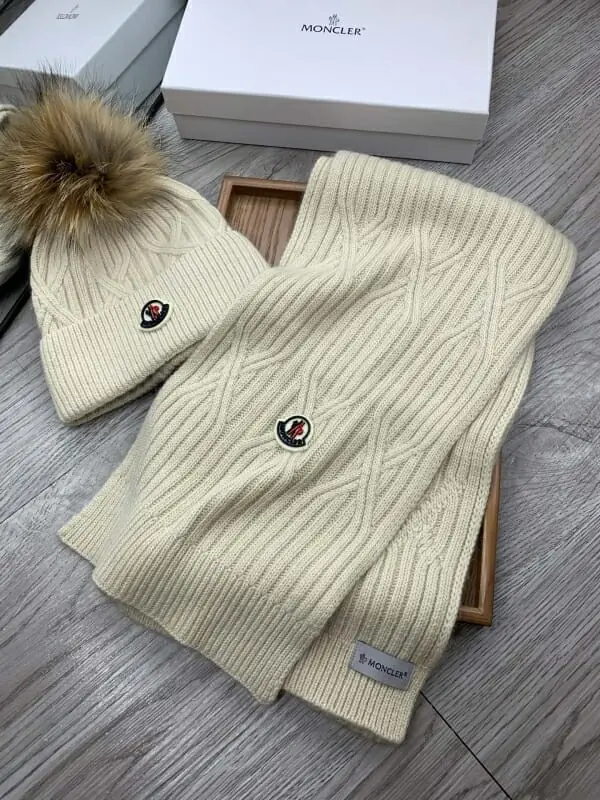 moncler hat and echapres set s_125562a